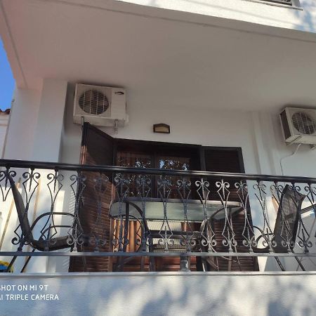פפקוהורי Elsa Apartments מראה חיצוני תמונה