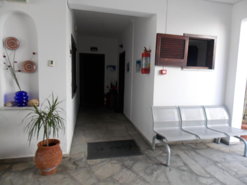 פפקוהורי Elsa Apartments מראה חיצוני תמונה