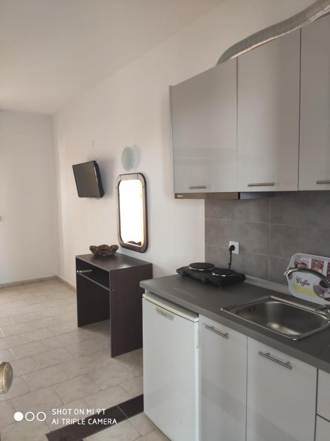 פפקוהורי Elsa Apartments מראה חיצוני תמונה